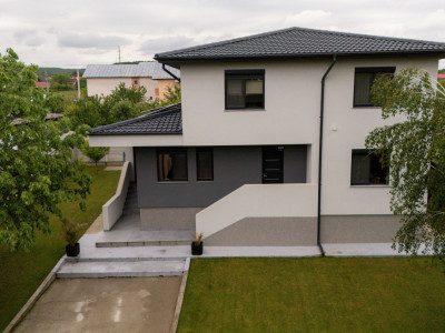 Casa Noua Moderna – Bascov, 809 mp Teren, 195 mp Utili, Mobilata, Fotovoltaice